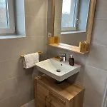 Charming Near Prague Airport Daire