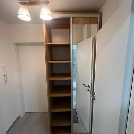 Charming Near Prague Airport Apartment Tuchomerice