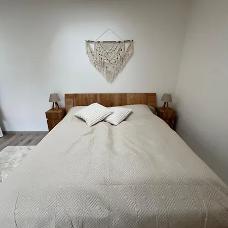 Apartment Charming Near Prague Airport Tuchomerice