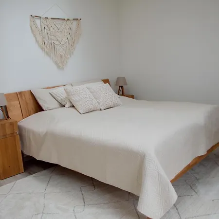 Daire Charming Near Prague Airport