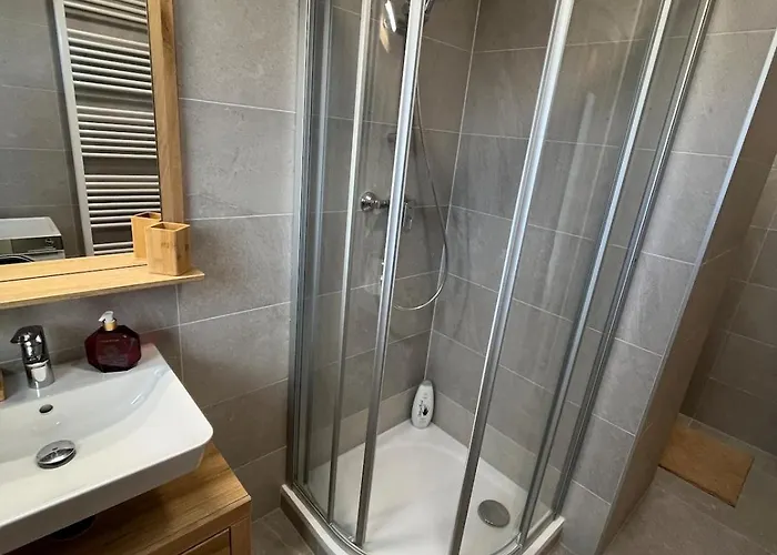 Διαμέρισμα Charming Near Prague Airport *
